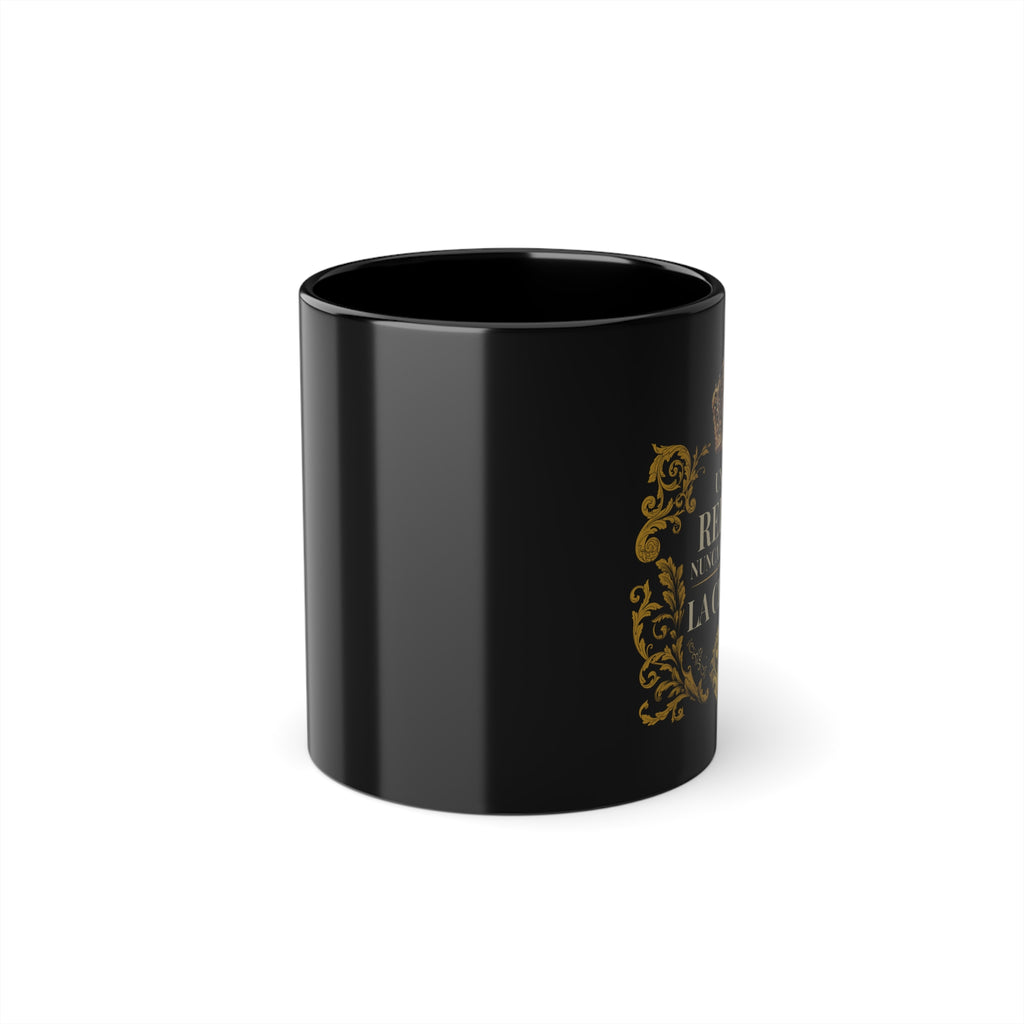 Taza de café negra brillante