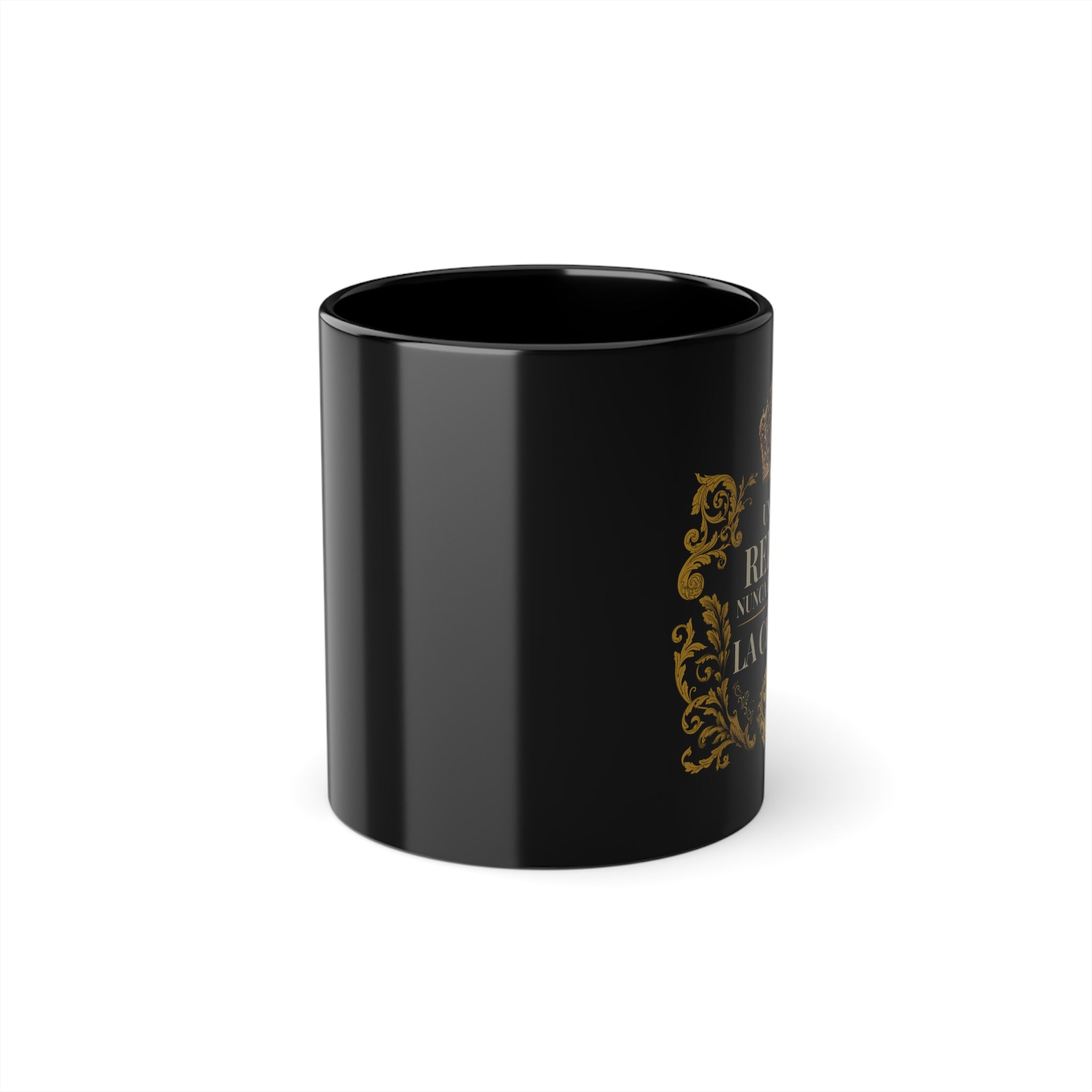 Taza de café negra brillante